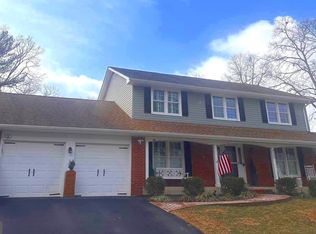 2725 Glencroft Rd, Vienna, VA 22181