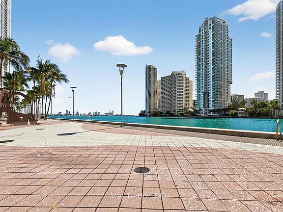 3rd image of 300 S Biscayne Blvd #T-2407