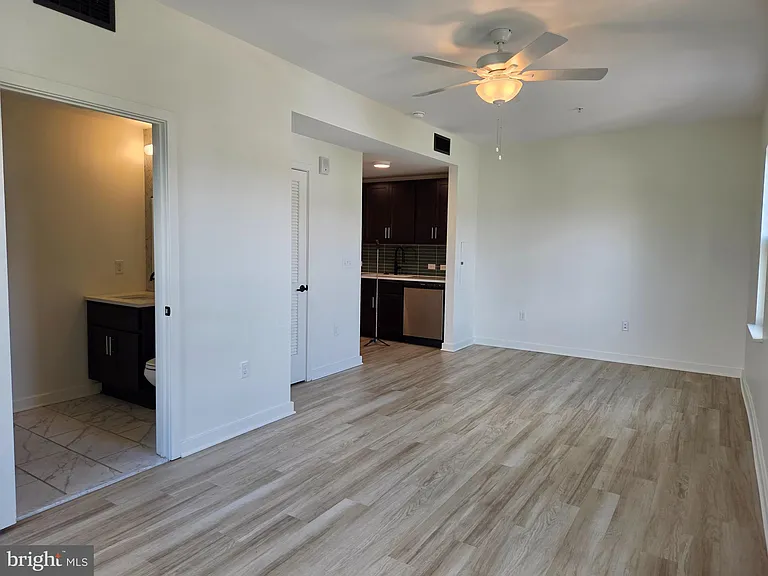 102 Hanover St #302 — Photo 12