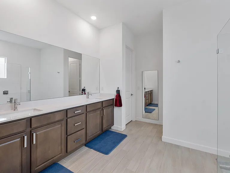 19036 Broad Shore Walk — Photo 12