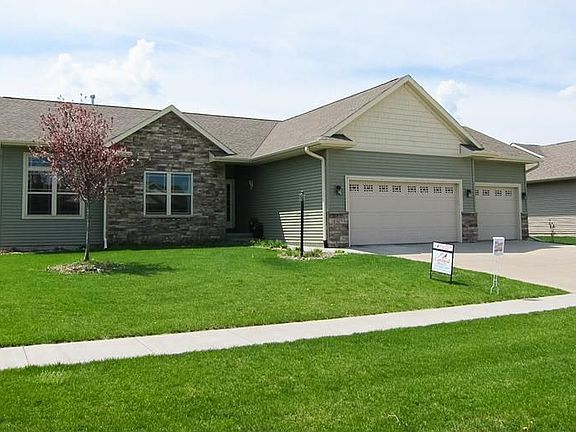 5th image of 755 Berkshire Ln