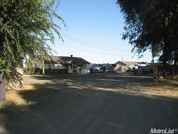 2nd image of 2724 W Yosemite Ave