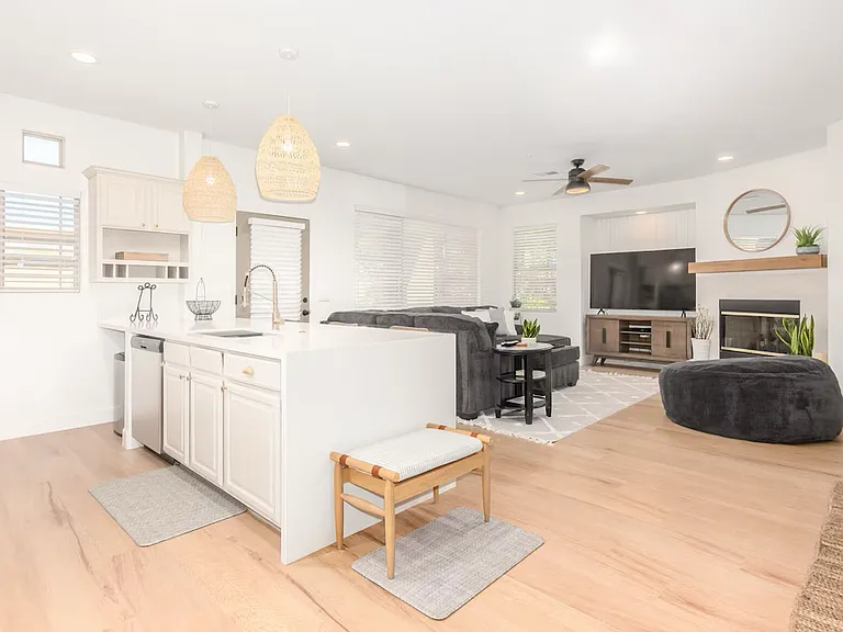 11500 E Cochise Dr #1060 — Photo 4