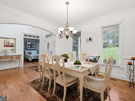 4th image of 19 Stony Ct