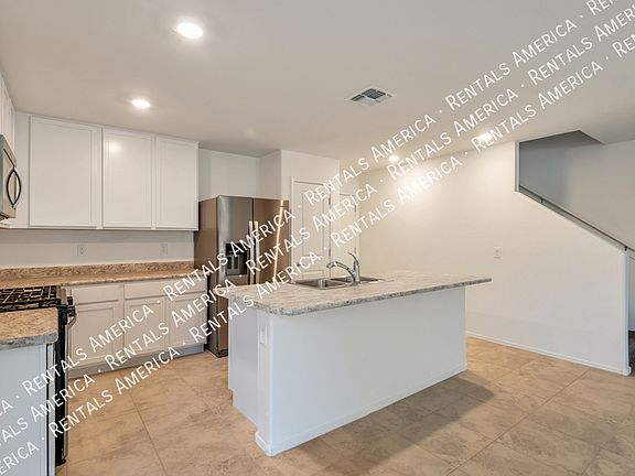 5th image of 1071 E Descent St