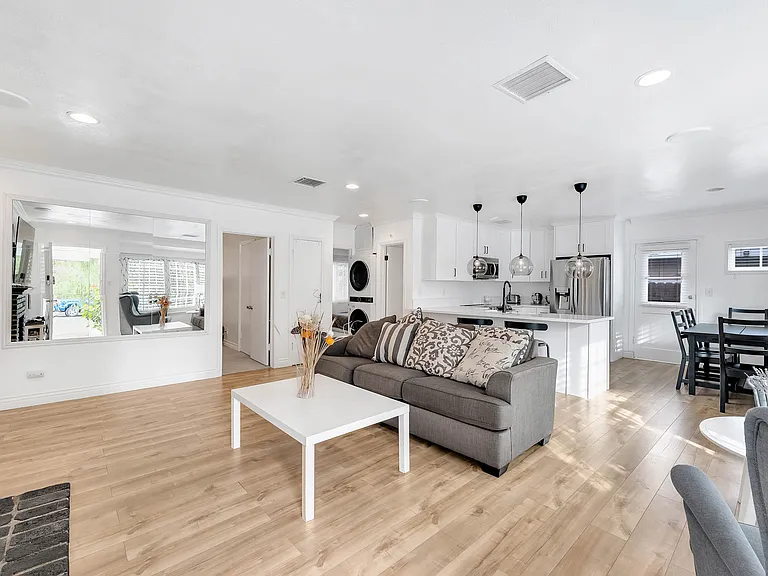 5183 Canoga Ave — Photo 7