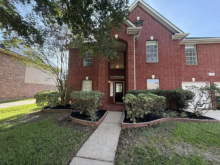 2317 Orleans Ln — Photo 1