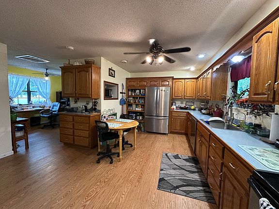 5th image of 122 Riverview Drive