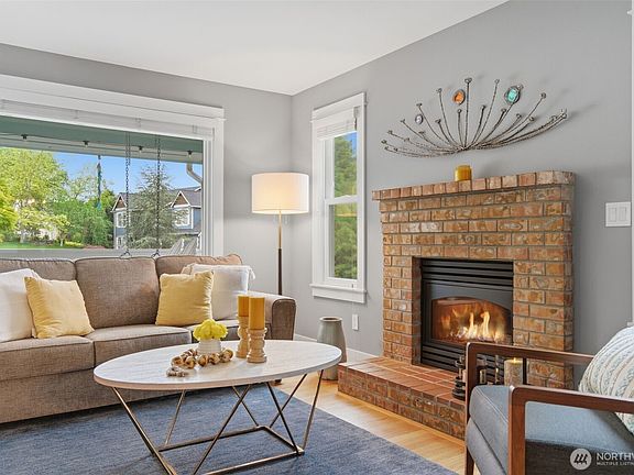 4th image of 1356 Lena Place NE