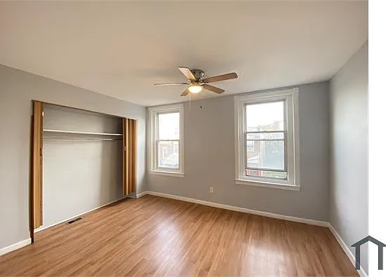 251 W Berkley St — Photo 11