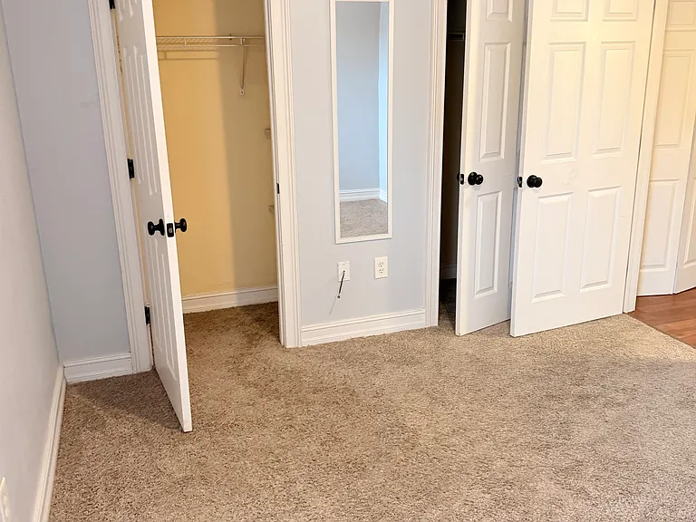 La Mediterranean Apartments — Photo 19