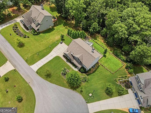 2nd image of 179 White Oak Trl N