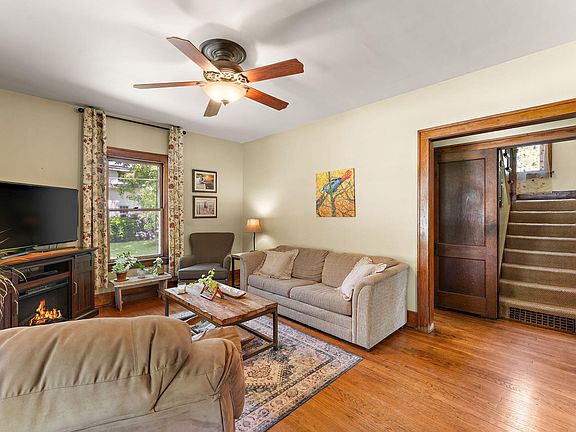 4th image of 123 Kingsbury Ave