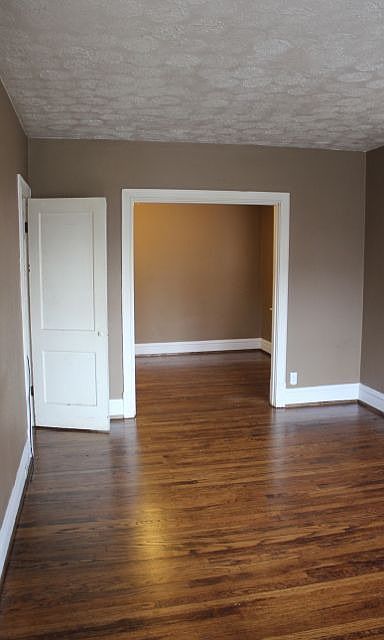 Living rm into bedroom