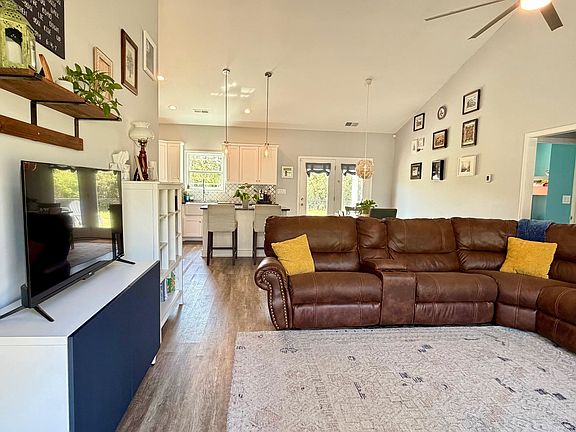 3rd image of 1066 Fox Bay Rd.