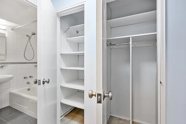 Rented by Oxford Property Group | media 42