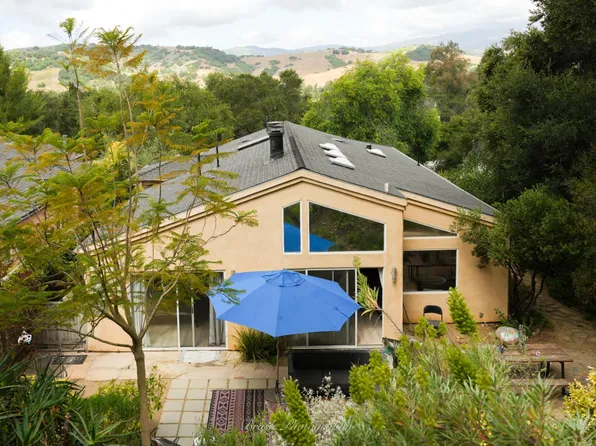270 Valley Rd, Oak View, CA 93022
