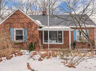 1772 Sunview Rd, Lyndhurst, OH 44124