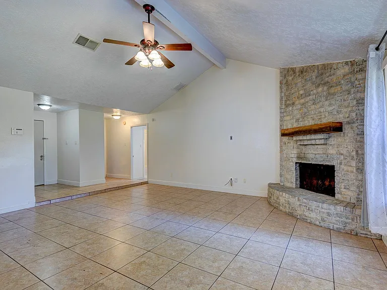 9742 Charmont Rd — Photo 8