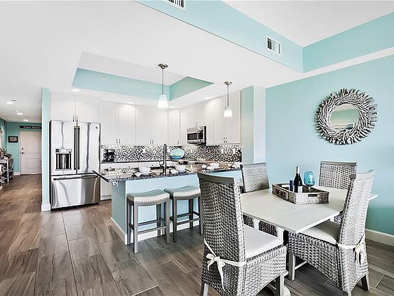 5th image of 19519 Gulf Blvd Unit 203