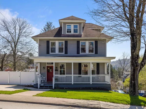 617 Milford St, Clarksburg, WV 26301