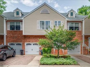 15 Berkeley Sq #15, Berkeley Heights, NJ 07922