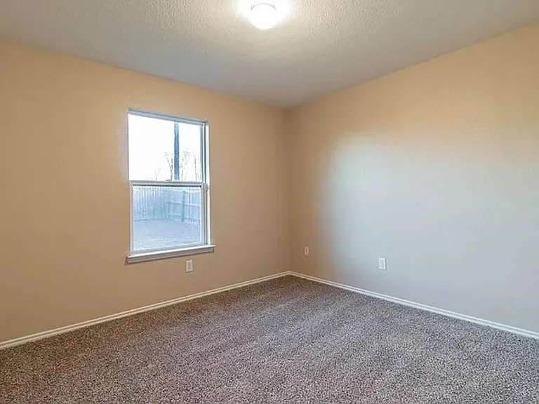 5801 Hercules Ave — Photo 8