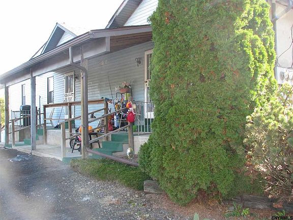 3rd image of 1042 Schoharie Tpke