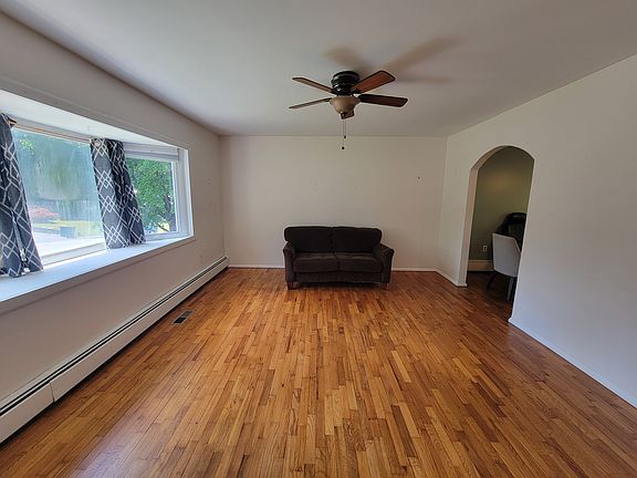 2nd image of 25 Crescent Dr