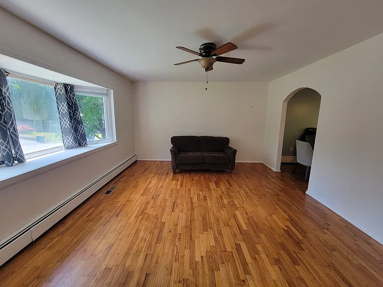 25 Crescent Dr — Photo 2