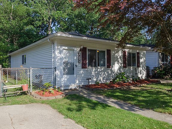 2nd image of 6114 N Linville St