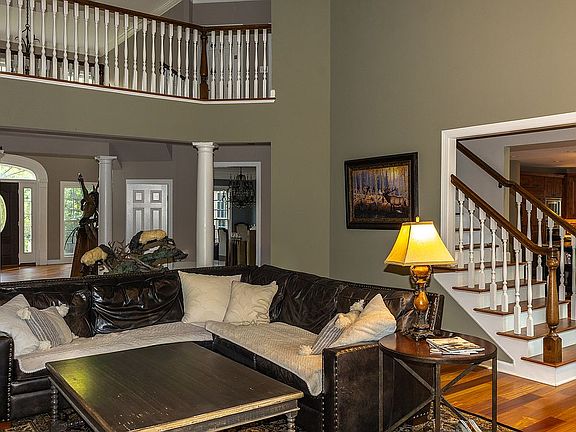 5th image of 3410 Blandford Way