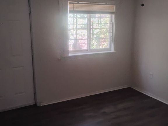 4th image of 269 E Bringhurst St