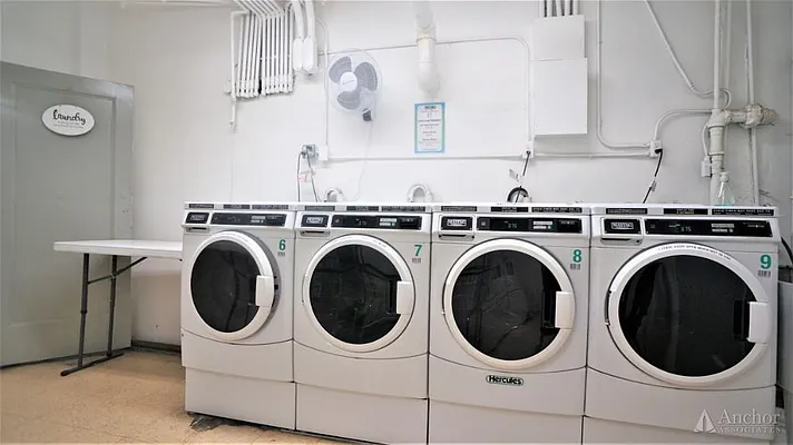 Rented by Anchor Associates | media 31