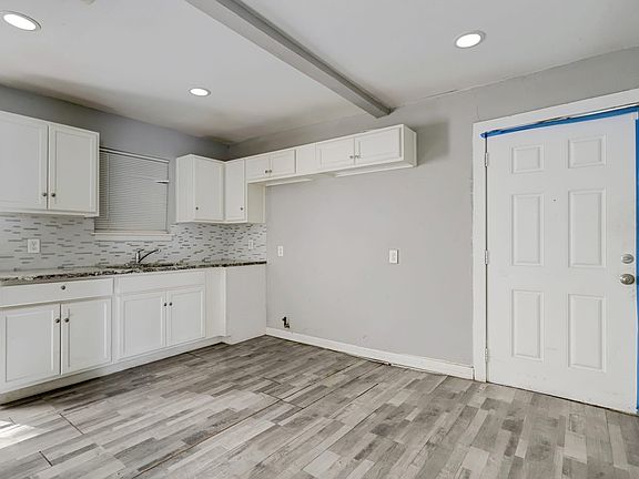 5th image of 7438 Bywood St
