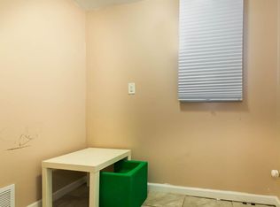 39772 Squire Dr, Novi, MI 48375