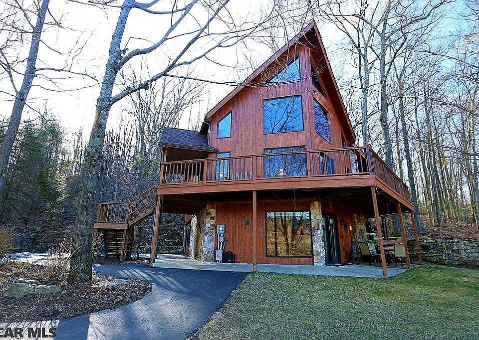 Gorgeous A frame on 2 acres