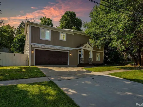 214 Oakland St, Milford, MI 48381