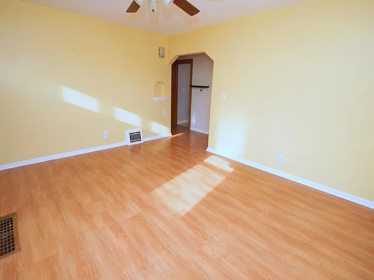 1120 Brown St — Photo 15