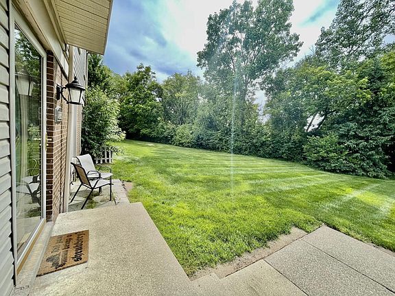 2nd image of 28326 Coventry Ct