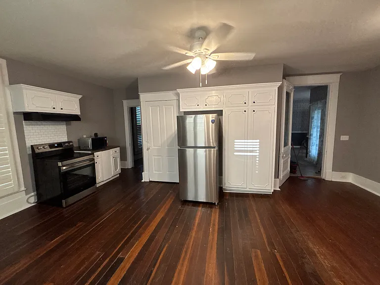 313 N High St — Photo 16