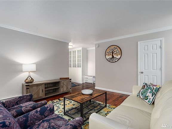 5th image of 2614 175th Ave NE