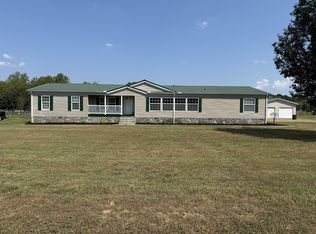 935 Pointe Ln, Lafayette, TN 37083