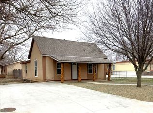 602 W Rainey Ave, Weatherford, OK 73096