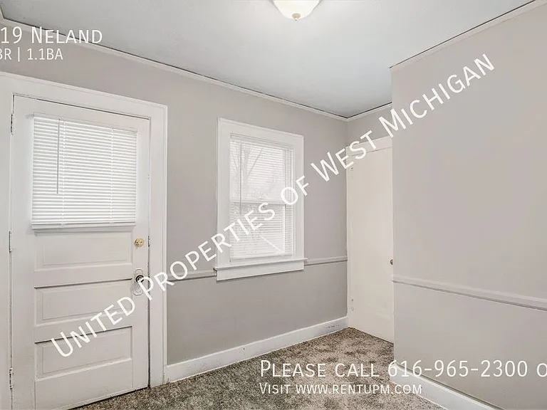819 Neland Ave SE — Photo 6