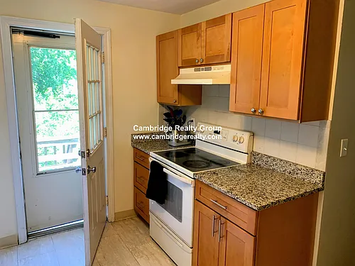 143 Washington Cir #2 Photo 1
