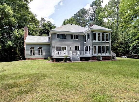 4th image of 712 Fairfax Way