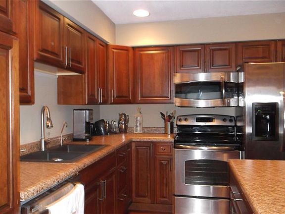 4th image of 2515 S. Lakeview Ct. #103