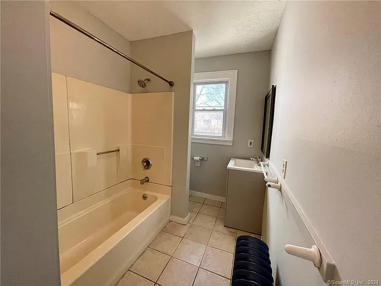 12 Lorraine St #1 — Photo 11