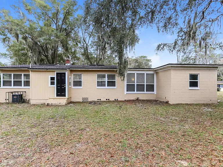 7812 Denham Rd E — Photo 16
